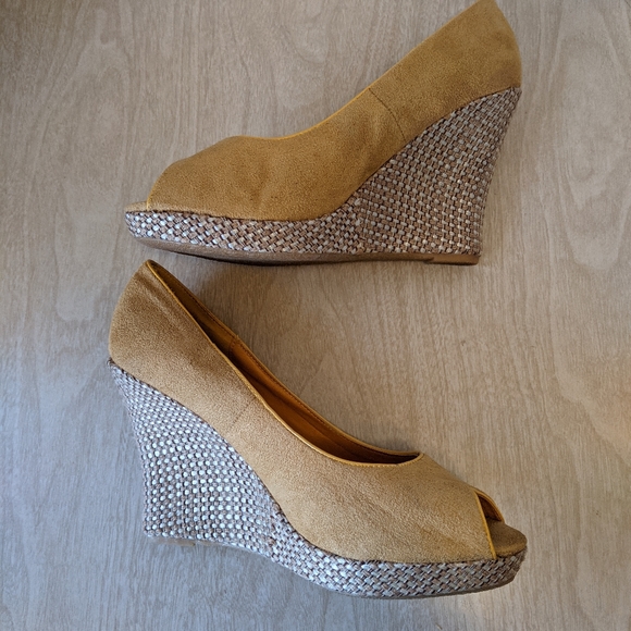 She's Collection Yellow Peep Toe Wedges 9 - Picture 5 of 12